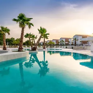 pareus-beach-resort.hotelinveneto.com/